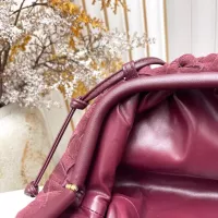 Cheap Bottega Veneta BV AAA Quality Messenger Bags For Women #1388020 Replica Wholesale [$112.00 USD] [ITEM#1388020] on Replica Bottega Veneta BV AAA Quality Messenger Bags