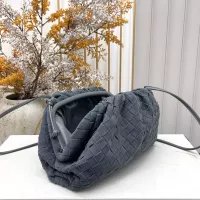 Cheap Bottega Veneta BV AAA Quality Messenger Bags For Women #1388023 Replica Wholesale [$112.00 USD] [ITEM#1388023] on Replica Bottega Veneta BV AAA Quality Messenger Bags