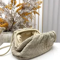 Cheap Bottega Veneta BV AAA Quality Messenger Bags For Women #1388032 Replica Wholesale [$112.00 USD] [ITEM#1388032] on Replica Bottega Veneta BV AAA Quality Messenger Bags