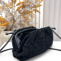 Cheap Bottega Veneta BV AAA Quality Messenger Bags For Women #1388036 Replica Wholesale [$112.00 USD] [ITEM#1388036] on Replica Bottega Veneta BV AAA Quality Messenger Bags