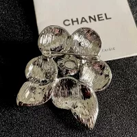 Cheap Chanel Brooches For Women #1389372 Replica Wholesale [$29.00 USD] [ITEM#1389372] on Replica Chanel Brooches