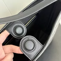 Cheap Gucci AAA Quality Shoulder Bags For Women #1389480 Replica Wholesale [$76.00 USD] [ITEM#1389480] on Replica Gucci AAA Quality Shoulder Bags