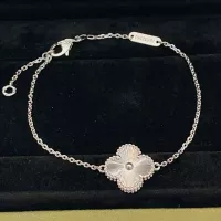 Cheap Van Cleef &amp; Arpels Bracelets For Women #1390347 Replica Wholesale [$25.00 USD] [ITEM#1390347] on Replica Van Cleef &amp; Arpels Bracelets