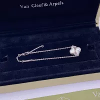 Cheap Van Cleef &amp; Arpels Bracelets For Women #1390347 Replica Wholesale [$25.00 USD] [ITEM#1390347] on Replica Van Cleef &amp; Arpels Bracelets