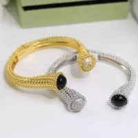 Cheap Van Cleef &amp; Arpels Bracelets For Women #1390410 Replica Wholesale [$39.00 USD] [ITEM#1390410] on Replica Van Cleef &amp; Arpels Bracelets