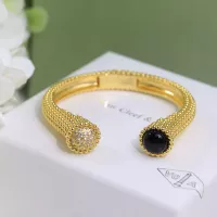 Cheap Van Cleef &amp; Arpels Bracelets For Women #1390411 Replica Wholesale [$39.00 USD] [ITEM#1390411] on Replica Van Cleef &amp; Arpels Bracelets