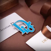 Cheap Christian Dior Brooches For Women #1390810 Replica Wholesale [$29.00 USD] [ITEM#1390810] on Replica Christian Dior Brooches