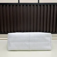 Cheap Christian Dior AAA Quality Shoulder Bags For Women #1392103 Replica Wholesale [$92.00 USD] [ITEM#1392103] on Replica Christian Dior AAA Quality Shoulder Bags