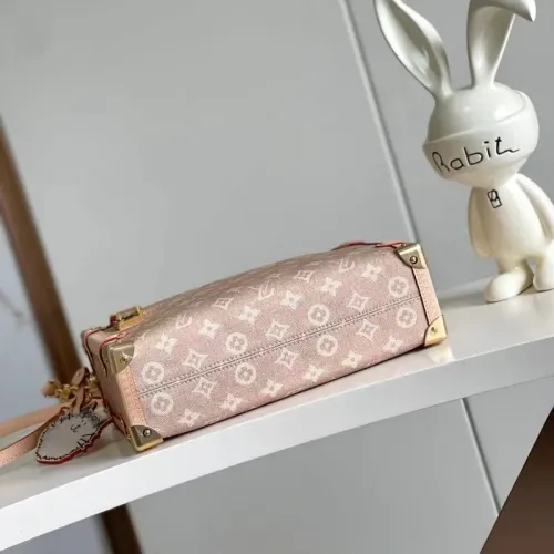 Cheap Louis Vuitton AAA Quality Messenger Bags #1393199 Replica Wholesale [$225.00 USD] [ITEM#1393199] on Replica Louis Vuitton AAA Quality Messenger Bags