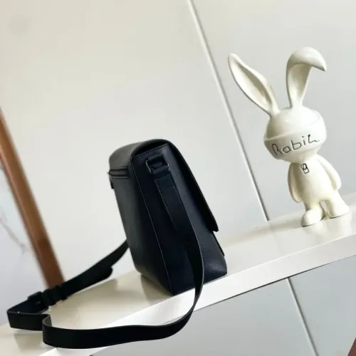 Cheap Louis Vuitton AAA Man Messenger Bags #1393230 Replica Wholesale [$175.00 USD] [ITEM#1393230] on Replica Louis Vuitton AAA Man Messenger Bags