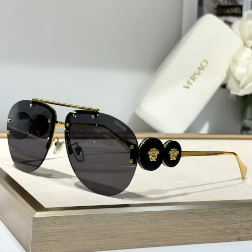 Versace AAA Quality Sunglasses #1393775