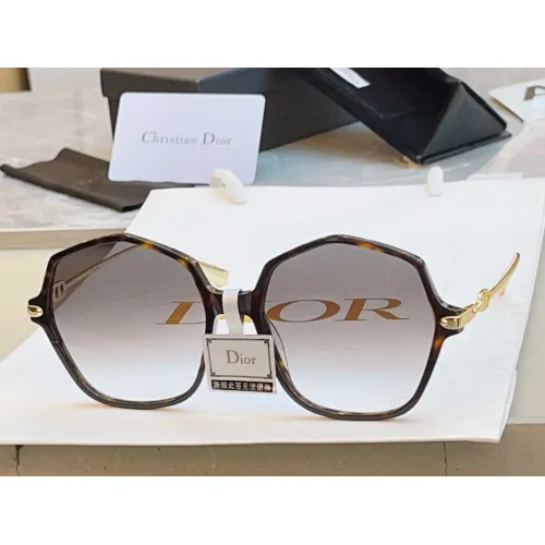 Christian Dior AAA Quality Sunglasses #1394606
