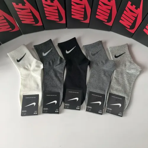 Cheap Nike Socks #1396442 Replica Wholesale [$27.00 USD] [ITEM#1396442] on Replica Nike Socks