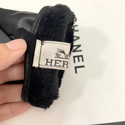 Cheap Hermes Gloves For Women #1396677 Replica Wholesale [$42.00 USD] [ITEM#1396677] on Replica Hermes Gloves