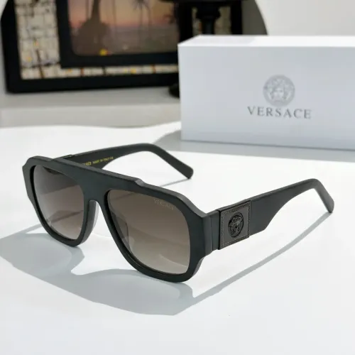 Versace AAA Quality Sunglasses #1397064