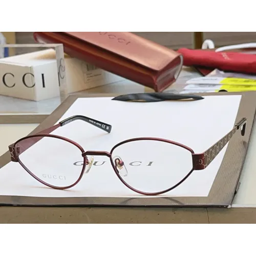 Gucci Fashion Goggles #1397171