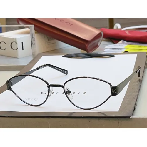 Gucci Fashion Goggles #1397172