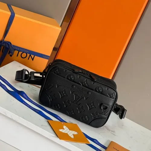 Louis Vuitton AAA Man Messenger Bags #1397366