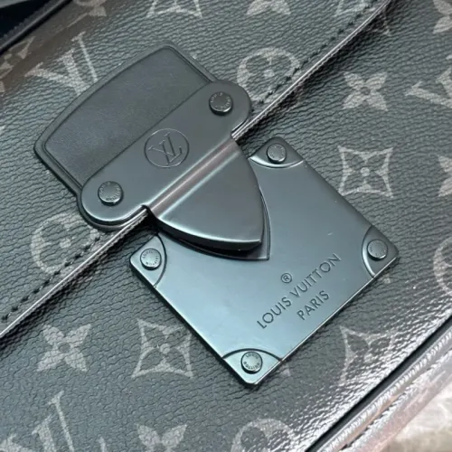 Cheap Louis Vuitton AAA Man Messenger Bags #1397431 Replica Wholesale [$160.00 USD] [ITEM#1397431] on Replica Louis Vuitton AAA Man Messenger Bags