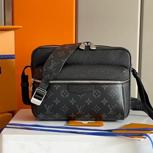 Louis Vuitton AAA Man Messenger Bags #1397444