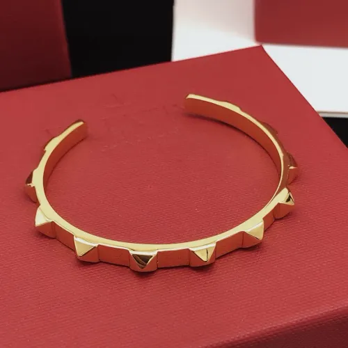 Cheap Valentino Bracelets #1397674 Replica Wholesale [$27.00 USD] [ITEM#1397674] on Replica Valentino Bracelets