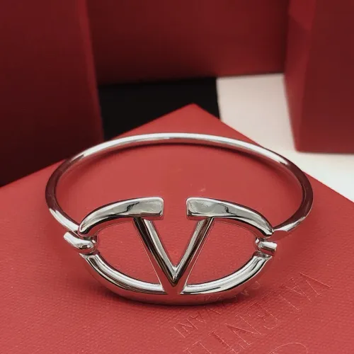 Cheap Valentino Bracelets #1397678 Replica Wholesale [$29.00 USD] [ITEM#1397678] on Replica Valentino Bracelets
