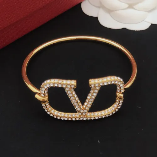 Cheap Valentino Bracelets #1397679 Replica Wholesale [$29.00 USD] [ITEM#1397679] on Replica Valentino Bracelets
