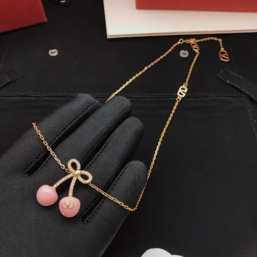 Cheap Valentino Necklaces #1397695 Replica Wholesale [$27.00 USD] [ITEM#1397695] on Replica Valentino Necklaces