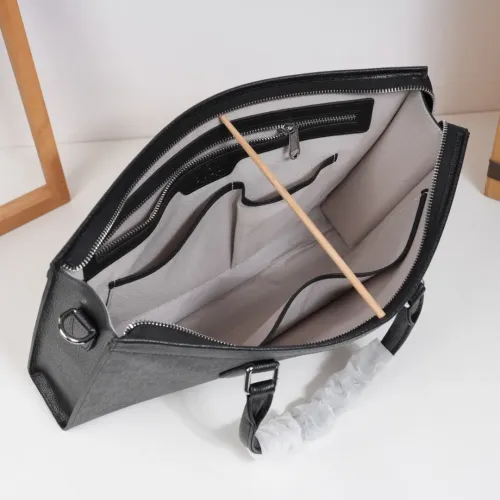 Cheap Gucci AAA Man Handbags #1398067 Replica Wholesale [$162.00 USD] [ITEM#1398067] on Replica Gucci AAA Man Handbags