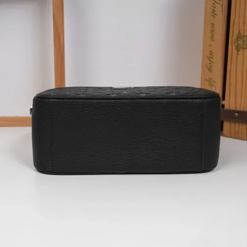 Cheap Louis Vuitton AAA Man Messenger Bags #1398213 Replica Wholesale [$108.00 USD] [ITEM#1398213] on Replica Louis Vuitton AAA Man Messenger Bags