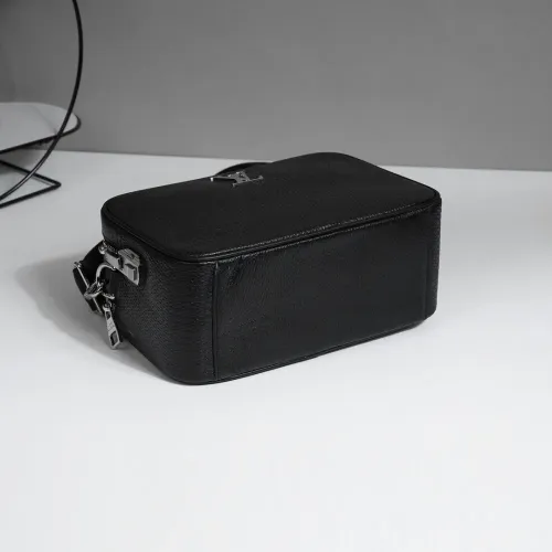 Cheap Louis Vuitton AAA Man Messenger Bags #1398218 Replica Wholesale [$108.00 USD] [ITEM#1398218] on Replica Louis Vuitton AAA Man Messenger Bags