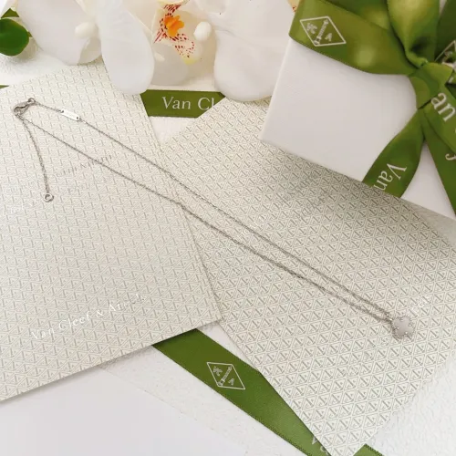 Cheap Van Cleef &amp; Arpels Necklaces For Women #1398243 Replica Wholesale [$25.00 USD] [ITEM#1398243] on Replica Van Cleef &amp; Arpels Necklaces
