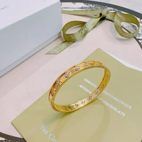 Van Cleef & Arpels Bracelets #1398395