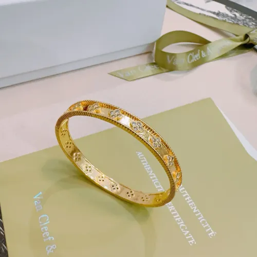 Cheap Van Cleef &amp; Arpels Bracelets #1398395 Replica Wholesale [$39.00 USD] [ITEM#1398395] on Replica Van Cleef &amp; Arpels Bracelets