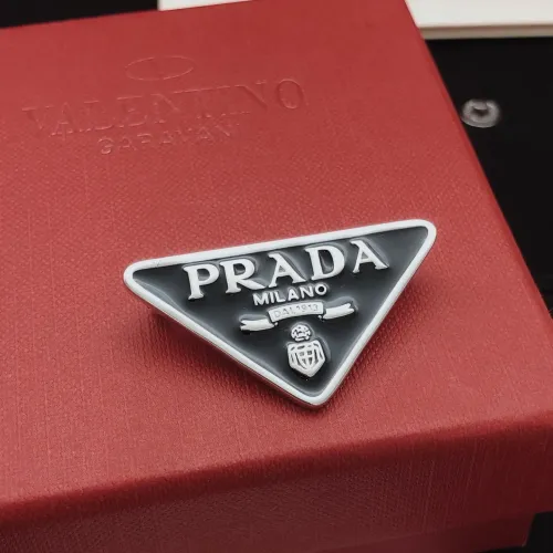 Cheap Prada Brooches #1398396 Replica Wholesale [$27.00 USD] [ITEM#1398396] on Replica Prada Brooches