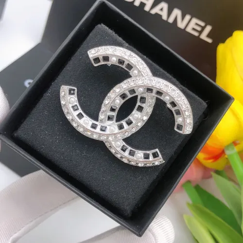 Cheap Chanel Brooches For Women #1398806 Replica Wholesale [$29.00 USD] [ITEM#1398806] on Replica Chanel Brooches