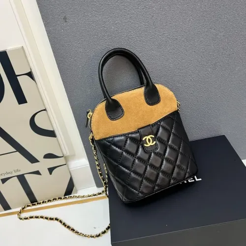 Chanel AAA Quality Handbags For Women #1398912