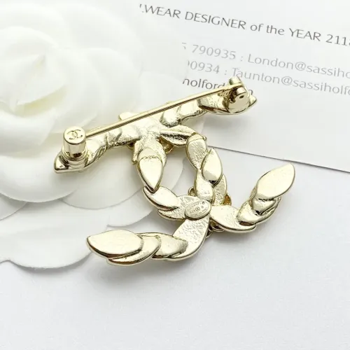 Cheap Chanel Brooches For Women #1399010 Replica Wholesale [$32.00 USD] [ITEM#1399010] on Replica Chanel Brooches