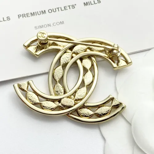 Cheap Chanel Brooches For Women #1399022 Replica Wholesale [$36.00 USD] [ITEM#1399022] on Replica Chanel Brooches