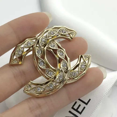 Cheap Chanel Brooches For Women #1399022 Replica Wholesale [$36.00 USD] [ITEM#1399022] on Replica Chanel Brooches