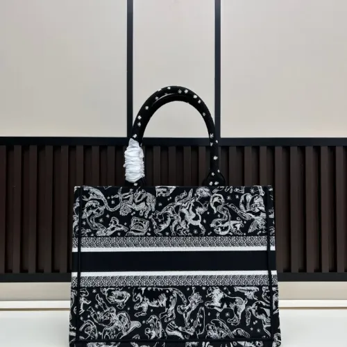 Cheap Christian Dior AAA Quality Handbags For Women #1399118 Replica Wholesale [$96.00 USD] [ITEM#1399118] on Replica Christian Dior AAA Quality Handbags