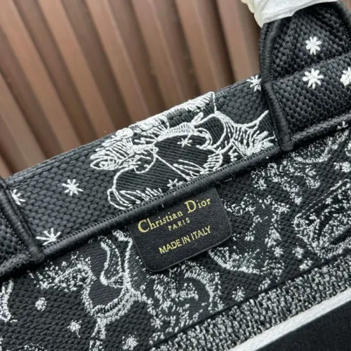 Cheap Christian Dior AAA Quality Handbags For Women #1399118 Replica Wholesale [$96.00 USD] [ITEM#1399118] on Replica Christian Dior AAA Quality Handbags