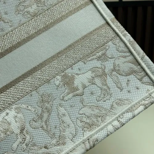 Cheap Christian Dior AAA Quality Handbags For Women #1399119 Replica Wholesale [$96.00 USD] [ITEM#1399119] on Replica Christian Dior AAA Quality Handbags