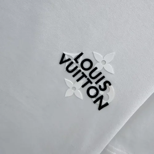 Cheap Louis Vuitton LV T-Shirts Short Sleeved For Unisex #1399877 Replica Wholesale [$40.00 USD] [ITEM#1399877] on Replica Louis Vuitton LV T-Shirts