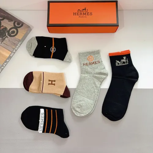 Cheap Hermes Socks #1401191 Replica Wholesale [$27.00 USD] [ITEM#1401191] on Replica Hermes Socks