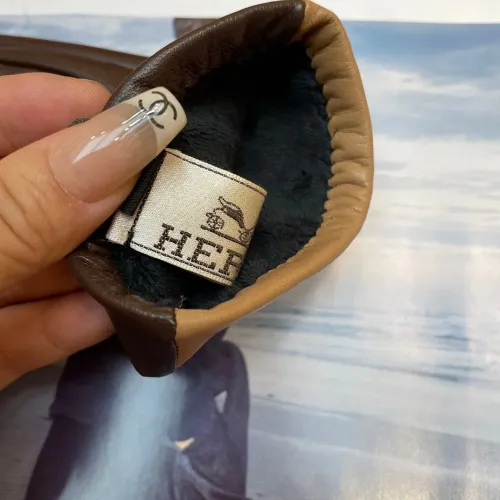 Cheap Hermes Gloves For Women #1401365 Replica Wholesale [$60.00 USD] [ITEM#1401365] on Replica Hermes Gloves