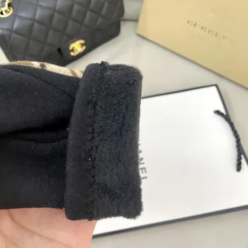 Cheap Burberry Gloves #1401366 Replica Wholesale [$34.00 USD] [ITEM#1401366] on Replica Burberry Gloves