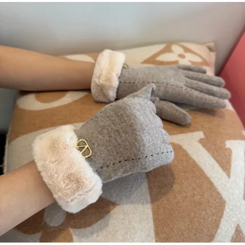Cheap Valentino Gloves For Women #1401395 Replica Wholesale [$39.00 USD] [ITEM#1401395] on Replica Valentino Gloves