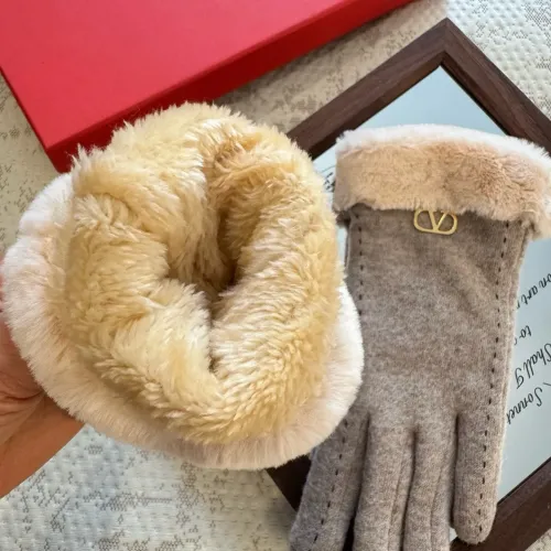 Cheap Valentino Gloves For Women #1401395 Replica Wholesale [$39.00 USD] [ITEM#1401395] on Replica Valentino Gloves