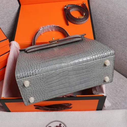 Cheap Hermes AAA Quality Handbags For Women #1401427 Replica Wholesale [$98.00 USD] [ITEM#1401427] on Replica Hermes AAA Quality Handbags